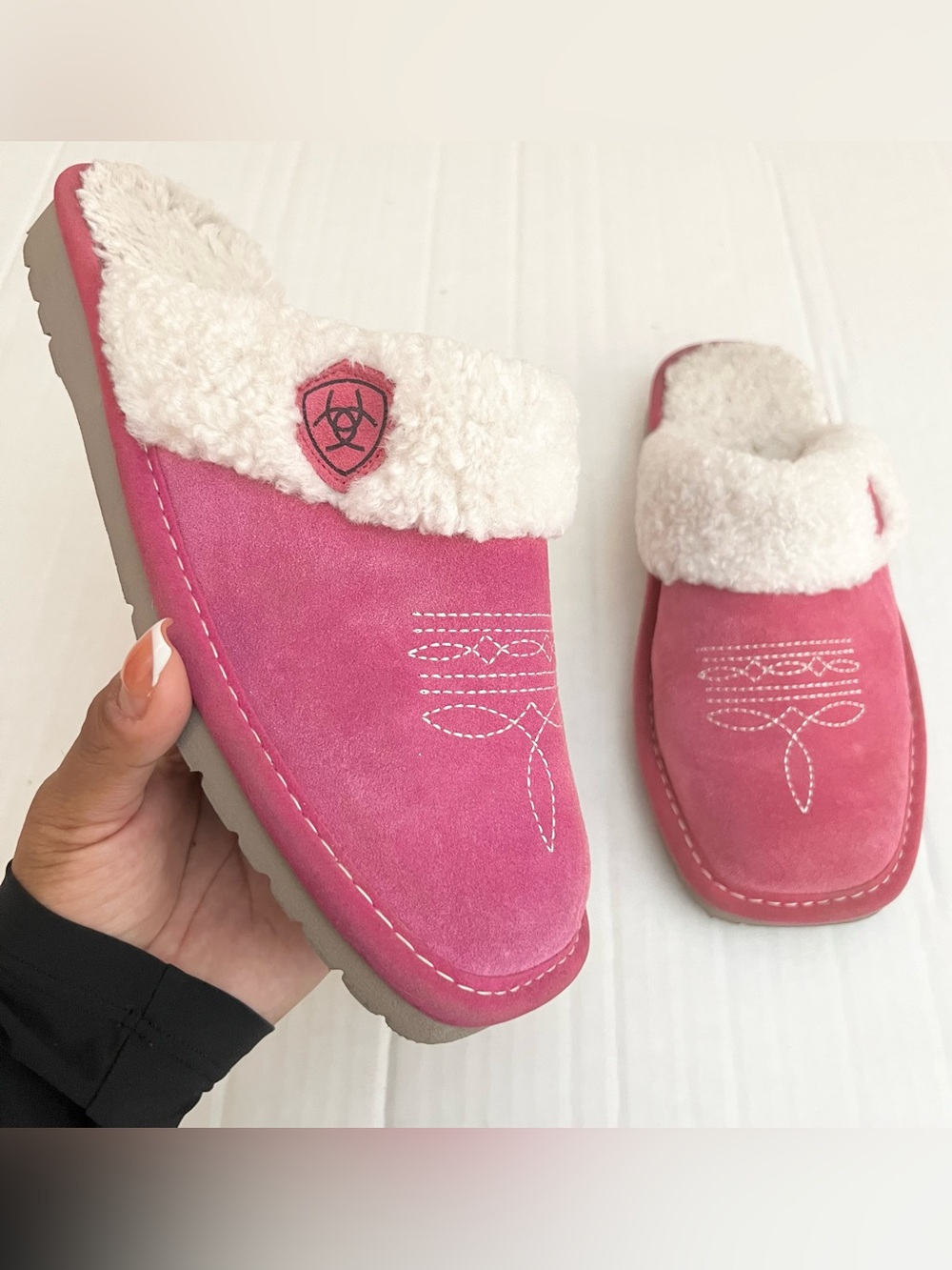 Ariat | Jackie Square Toe Pink Faux-Suede Shearling Slipper